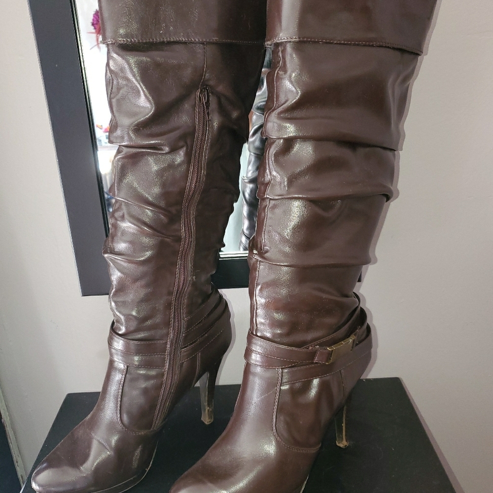 Knee high slouch boots